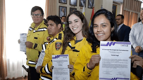 Reconocimiento a héroes: Concejo Municipal destaca labor de combatientes forestales en incendios