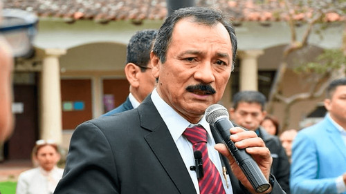 Cuéllar califica a la clase política tradicional como &quot;devaluada&quot; en Bolivia