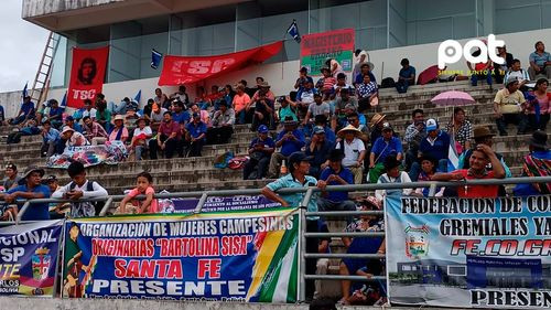 Militantes del MAS se congregan para celebrar el 29º aniversario del partido en Yapacaní, bajo liderazgo de Evo Morales