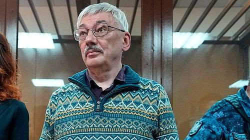 Condenan a dos años y medio de cárcel al activista ruso Oleg Orlov por &quot;desprestigiar al Ejército