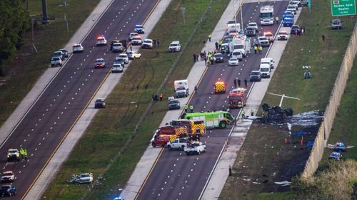 Trágico accidente en Florida: Avioneta se estrella en autopista