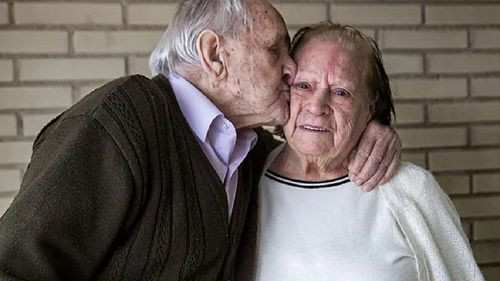 Un Siglo de Amor: Petronilo y Socorro Celebran 100 Años de Vida y 75 de Matrimonio
