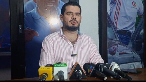 Vicepresidente de Creemos denuncia obstáculos en traslado del gobernador Camacho a Santa Cruz