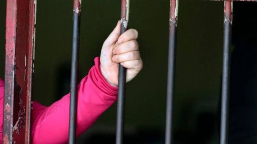 25 años de cárcel a una mujer de 33 años por violar a un niño de 12 años