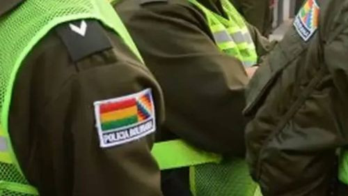 Dos policías devuelven Bs 15 mil que supuestamente robaron a un comerciante y son enviados a la cárcel