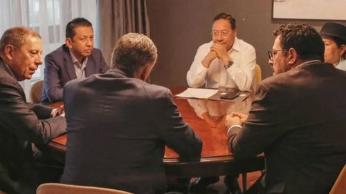 Arce se reunió con el presidente electo de Uruguay en el marco de cumbre del Mercosur
