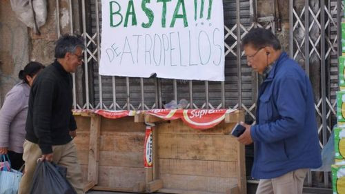 Comerciantes de aceite comestible en La Paz cierran sus tiendas por 24 horas por falta del producto