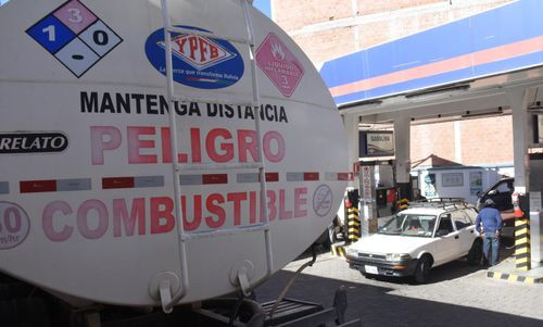 &quot;YPFB selecciona siete proveedores para importación de diésel; 40 empresas piden permisos para autoconsumo
