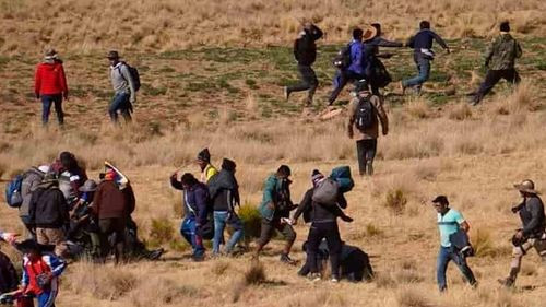 14 periodistas agredidos durante marcha del MAS en La Paz