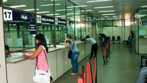 Allanan oficinas de Derechos Reales por presunta manipulación de registros en Santa Cruz y Montero