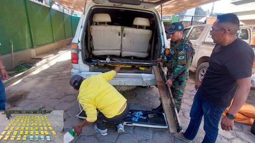 Cae Sujeto que Transportaba 83 Kilos de Cocaína Escondidos en un Doble Fondo en la Maletera de un Vehículo