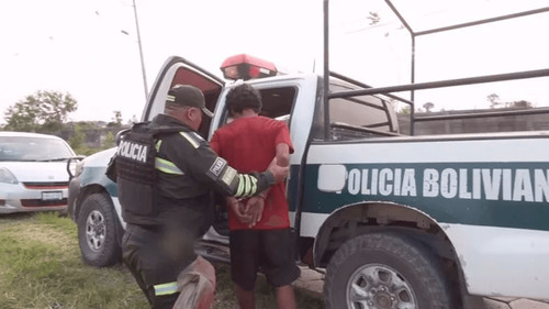Arrestan a presunto pirómano prendiendo fuego cerca de la Facultad Agrícola de la Uagrm en Santa Cruz