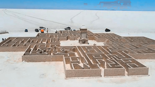 El Salar de Uyuni estrena un impresionante laberinto de sal que cautiva a los turistas